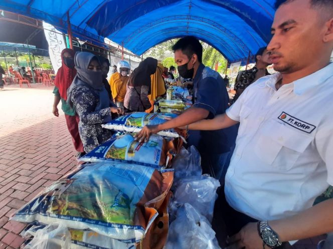 
					Suasan Pasar murah di rujab Bupati Donggala