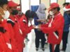 Kasman Lassa Bagikan Bonus Ke 44 Atlit POPDA