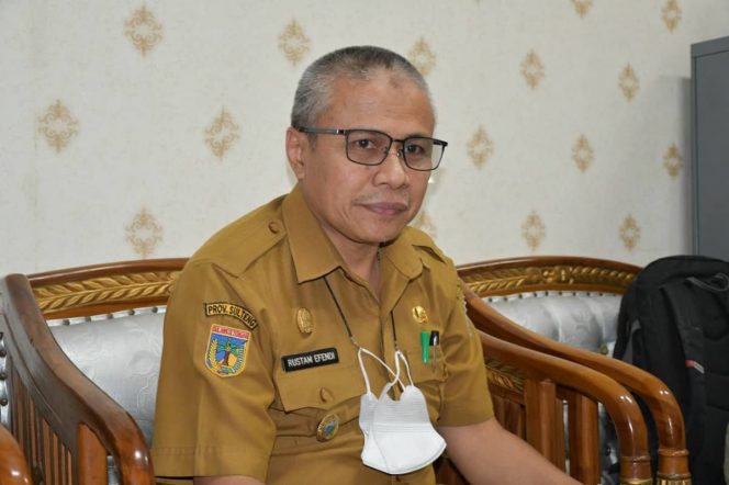 
					Sekretaris Daerah (Sekda) Kabupaten Donggala, Rustam Effendi 