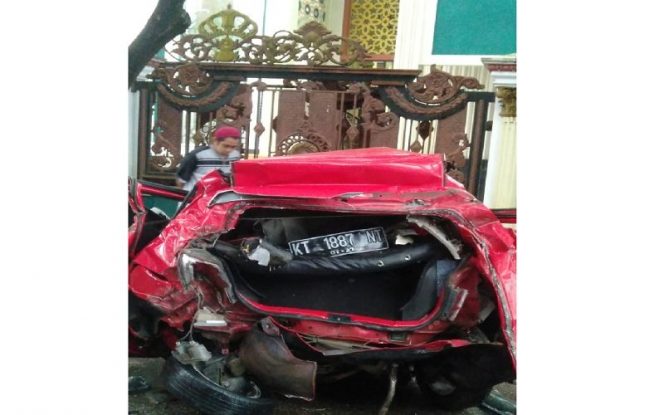 
					Kecelakaan Maut di Balikpapan, Bayi Selamat Berada di Mobil Ayla Merah. Photo : Istimewa