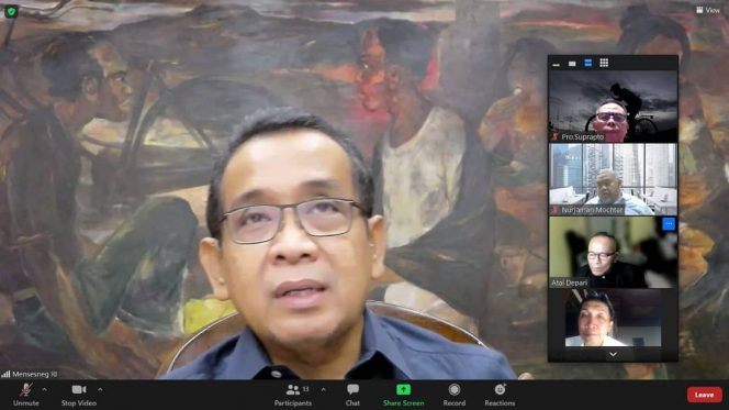 
					Mensesneg Pratikno mengatakan, Presiden Joko Widodo akan hadir secara langsung pada puncak peringatan HPN 2022 di Kendari, Sulawesi Tenggara. Kepastian itu disampaikan Pratikno saat rapat dengan panitia HPN secara virtual, Selasa (1/2/2022) malam.