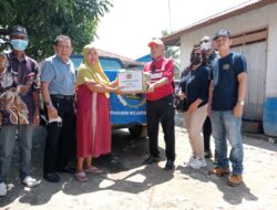 Peduli Sesama, PWI Sulteng Salurkan Bantuan ke Korban Banjir Torue