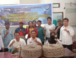 DKP Donggala Serahkan Bantuan Tali Rumpon ke Kelompok Nelayan Banawa