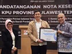 Penuhi Standar Pelayanan, KPU Donggala Diganjar Penghargaan Oleh Ombudsman RI