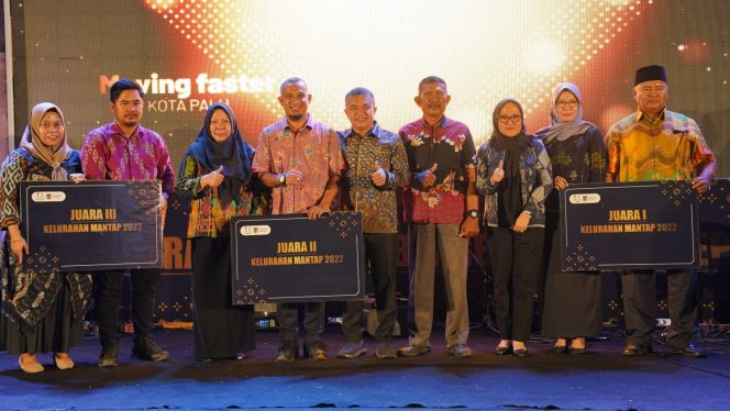 
					Malam Gala Apresiasi, Wali Kota Palu Serahkan Hadiah Pemenang Lomba Tingkat Kelurahan Hingga SMP