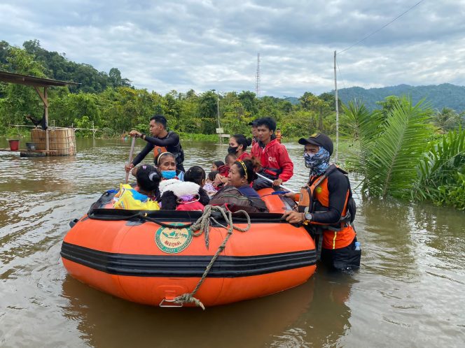 
					Tim SAR Gabungan Berhasil Evakuasi 41 Jiwa Korban Banjir di Desa Tompira