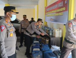 Polres Donggala Musnahkan Ratusan Liter Cap Tikus Hasil Operasi Pekat Tinombala 2023