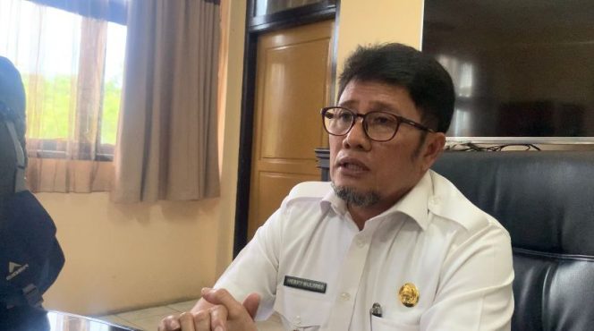 
					Direktur RSUD Undata Palu, drg. Herry Mulyadi,