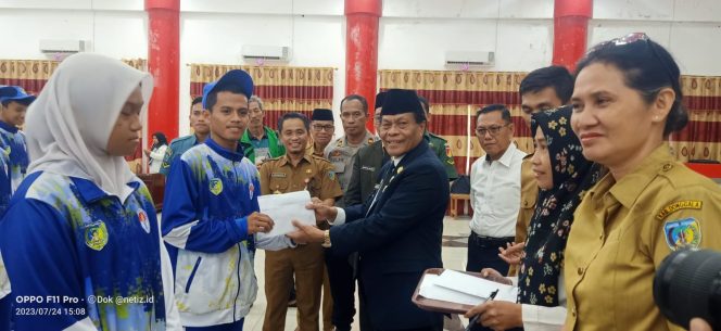
					Pemda Donggala Bagikan Bonus untuk Peraih Medali pada Popda Parimo