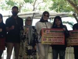 Pemkot Palu Bagikan Bonus Kepada Atlet Peraih Medali pada POPDA Parimo