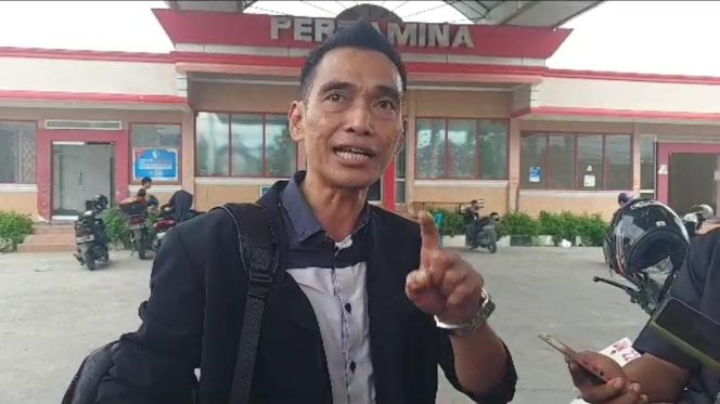 
					Kepala Satuan Tugas (Satgas) Mafia Tanah Sulawesi Selatan, Muhammad, dalam konferensi pers pada Sabtu (5/8/23).