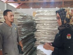 Bawaslu Donggala Awasi Langsung Pendistribusian Logistik di Gudang KPU
