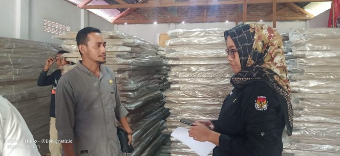 
					Bawaslu Donggala Awasi Langsung Pendistribusian Logistik di Gudang KPU