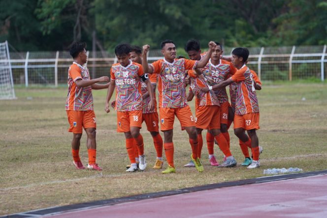 
					Tim Sulteng saat mengalahkan Tim Sulut dengan skor 3-0. 