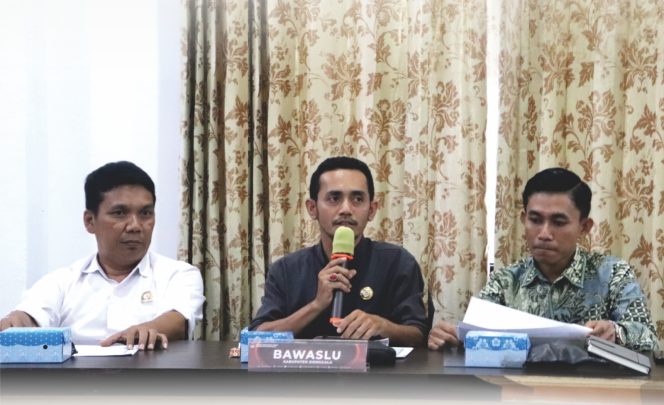 
					Hadiri Pleno DCT KPU, Bawaslu Donggala Ingatkan Parpol Peserta Pemilu