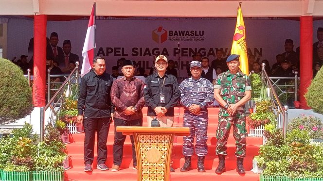 
					Apel Siaga BAwaslu Sulteng dihadiri Forkopimda dihalaman kantor Gubernur Sulteng, Minggu (19/11/23). Photo: AR