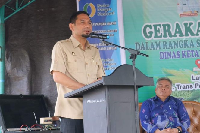 
					Bupati Donggala, Moh Yasin saat memberikan sambutan pada kegiatan Gelar Pangan Murah yang di inisiasi oleh Dinas Ketahanan Pangan. Photo: Kopya Merah.