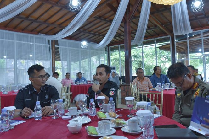 
					Ketua Bawaslu, Abdul Salim saat menghadiri kegiatan Rakor di Villa Bukit Doda. Minggu (24/12/23), Photo: netiz.id