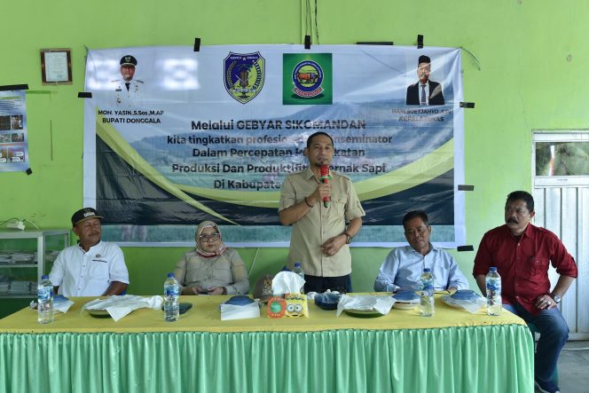 
					Bupati Donggala, Moh Yasin saat memberikan sambutan di kegiatan yang digelar Dinas Peternakan dan Kesehatan Hewan Kabupaten Donggala di Dusun Duha Desa Malonas Kecamatan Dampelas pada Sabtu (30/12/23). Photo: netiz.id