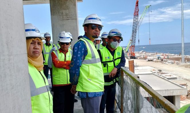 
					Bupati Donggala, Moh Yasin didampingi Sekda dan beberapa Pimpinan OPD melakukan kunjungan ke Proyek pembangunan Pelabuhan di kecamatan Banawa pada kamis kemarin (4/01/24). Photo: TIM