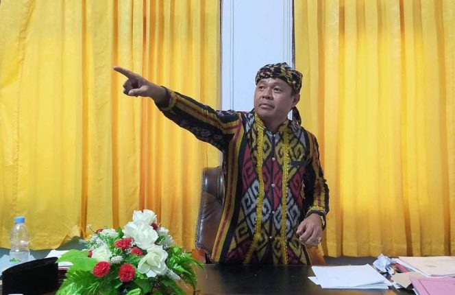 
					Asisten III Bidang Administrasi Umum Sekretariat Daerah (Setda) Kabupaten Donggala, DB Lubis. Photo: ist