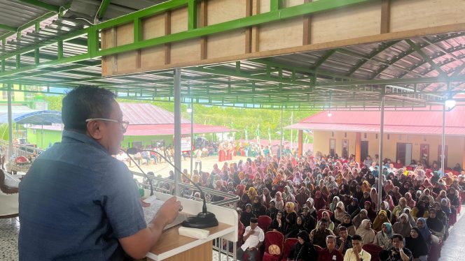 
					Pj Bupati Donggala, Moh Rifani saat memberikan sambutan pada acara peresmian rumah singgah Papa Idham di Kelurahan Kabongan Kecil pada sabtu (20/01/24). Photo: ist