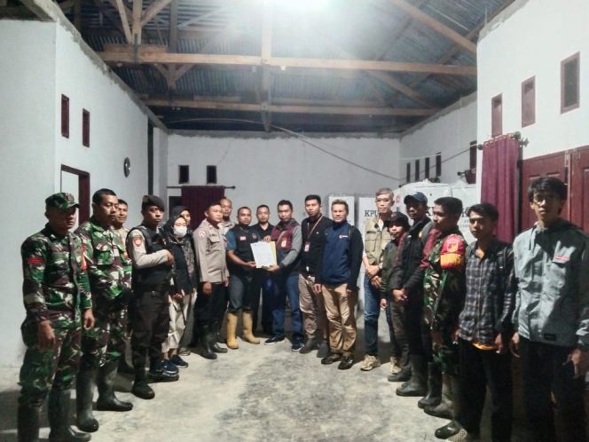 
					Meski Diguyur Hujan, Penyaluran Logistik Pemilu ke Negeri di Atas Awan Donggala Berjalan Lancar