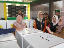Wawali Kota Palu Memastikan Kesiapan TPS untuk Pemilu Serentak Besok