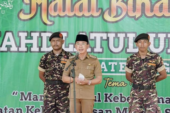 
					Bupati Sigi, Mohamad Irwan saat memberikan sambutan dalam acara halal bihalal keluarga besar nahdatul ulama sigi pada selasa (16/04/24). Photo: ist