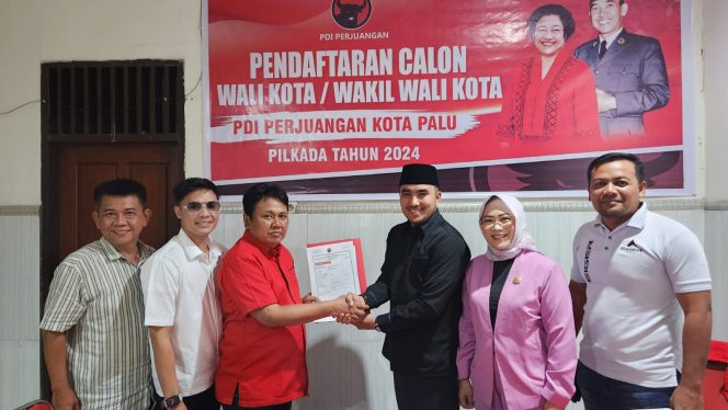 
					Abdurahim Nasar Al-Amri, mengunjungi kantor DPD PDI-Perjuangan Sulawesi Tengah (Sulteng) pada Kamis, (18/04/24). Kedatangannya bertujuan untuk mengambil formulir pendaftaran sebagai bakal calon Wali Kota Palu pada Pilkada 2024. Photo: RA