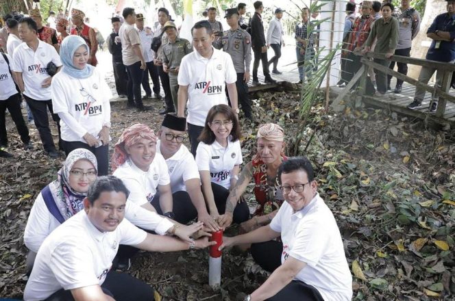 
					Kementerian ATR/BPN Gelar Sertipikasi Tanah Ulayat di Lima Kabupaten Kalimantan Barat
