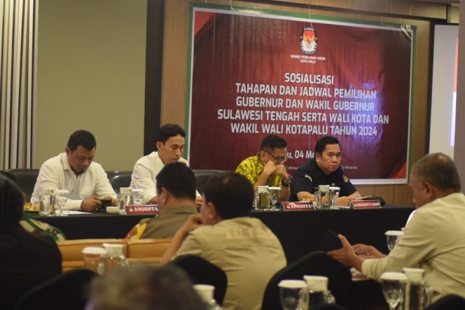 
					Suasana saat kegiatan Sosialisasi Tahapan Pilkada yang digelar di Hotel Aston pada Sabtu (04/05/24).