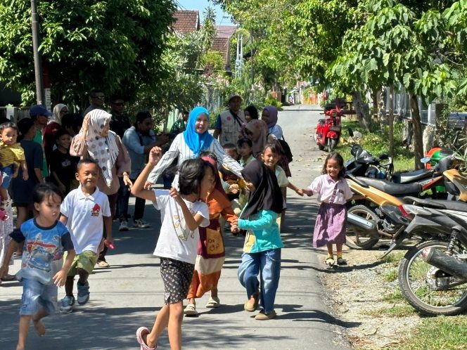 
					Suasana saat simulasi menghadapi bencana di kelurahan Silae Kota Palu. Photo: HN