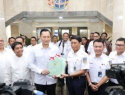 Aset Negara Senilai Rp480 Miliar Diselamatkan, Kementerian ATR/BPN Serahkan Sertifikat HPL kepada KAI