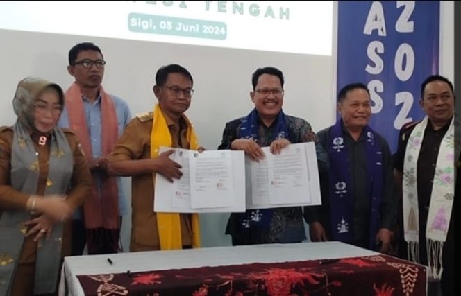 
					Ketua Komisi 4 DPRD Provinsi Sulawesi Tengah, Alimuddin Paada, menghadiri acara wisuda siswa-siswi Sekolah Sukma Bangsa. Senin, 3 Juni 2024. Foto Humas DPRD Sulteng