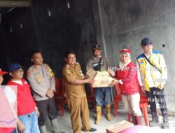 PMI Donggala Salurkan Bantuan untuk Korban Banjir di Desa Dampal
