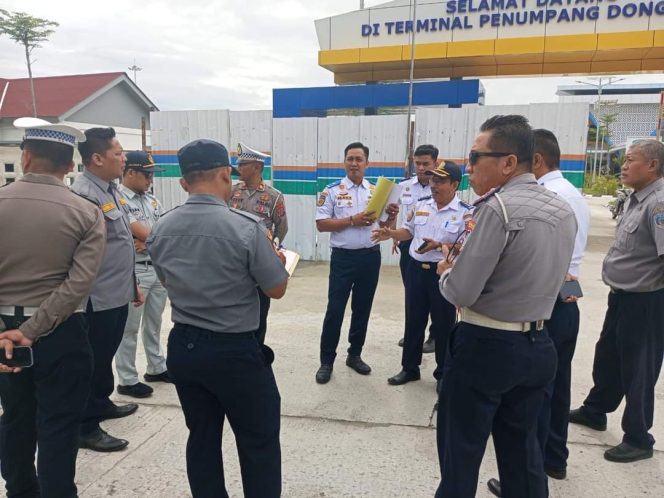 
					Suasana saat Kabid Hubdat, Johan menghadiri pelaksanakan survey dan pendataan kebutuhan rambu lalu lintas. Photo: netiz.id (akib).