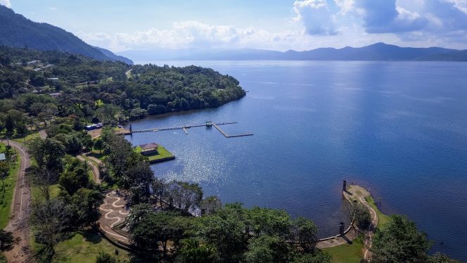 
					Kondisi Danau Matano di Sorowako meski dekat aktivitas tambang nikel (Foto: PT Vale Indonesia Tbk)