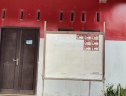 Panwaslu Balaesang Tanjung Temukan Stiker Coklit Asal Tempel