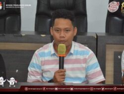 Kinerja Komisioner KPU Donggala Divisi Rendatin Tuai  Sorotan Akibat Stiker Coklit di Tempel di Balai Desa
