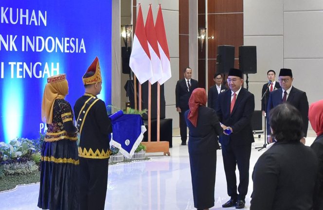 
					Deputi Gubernur BI Lantik Pemimpin Baru Kantor Perwakilan Sulawesi Tengah