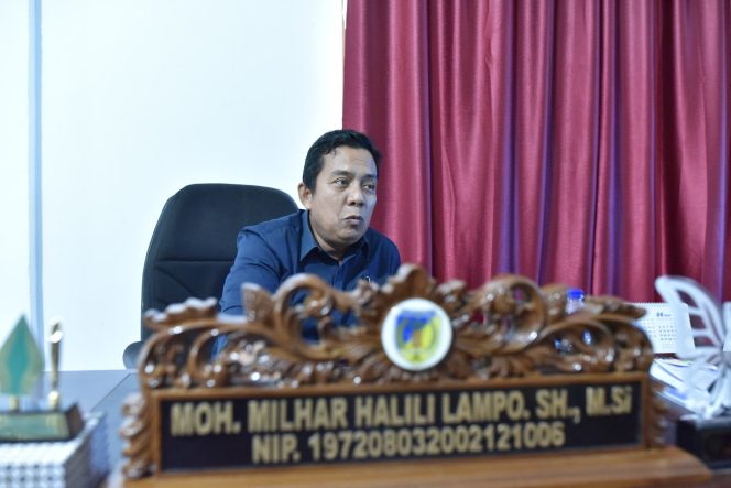 
					Kepala DPPPA Kabupaten Donggala, Milhar, saat dikonfirmasi media ini diruang kerjanya pada Senin (01/07/24). photo: netiz.id (akib).