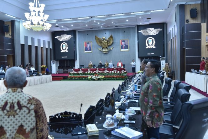 
					Suasana saat Dewan Perwakilan Rakyat Daerah Provinsi Sulawesi Tengah gelar sidang paripurna pada Senin (08/07/24) diruang sidang utama. photo: netiz.id (akib)