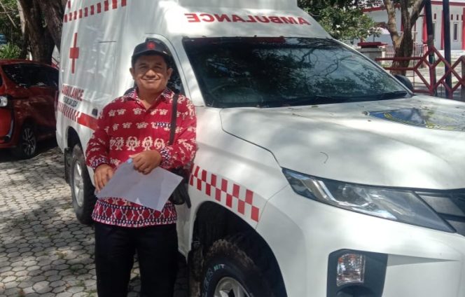 
					Kepala Puskesmas, H. Abdul Hamid Dg. Pagella Lalundu Despot, dr. Edi Sugiyanto. photo: netiz.id