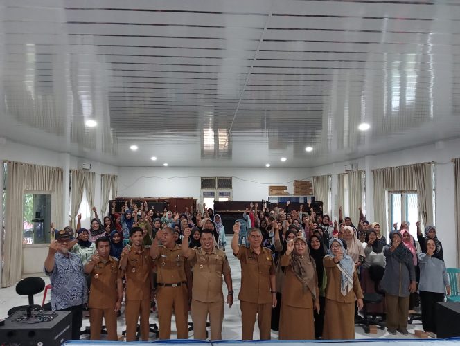 
					kegiatan Sosialisasi, Kampanye, dan Komunikasi Serta Perubahan Perilaku Penurunan Stunting di Kabupaten Donggala. Acara ini berlangsung di ruang pertemuan kantor BKKBN Donggala pada Selasa (06/08/24). photo: netiz.id (TIM)