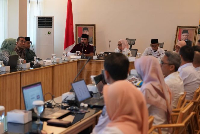 
					Sekretaris Daerah Kota Palu, Irmayanti Pettalolo, menerima kunjungan kerja anggota Dewan Perwakilan Rakyat (DPR) Aceh, Rabu (21/08/24). photo: Iwan