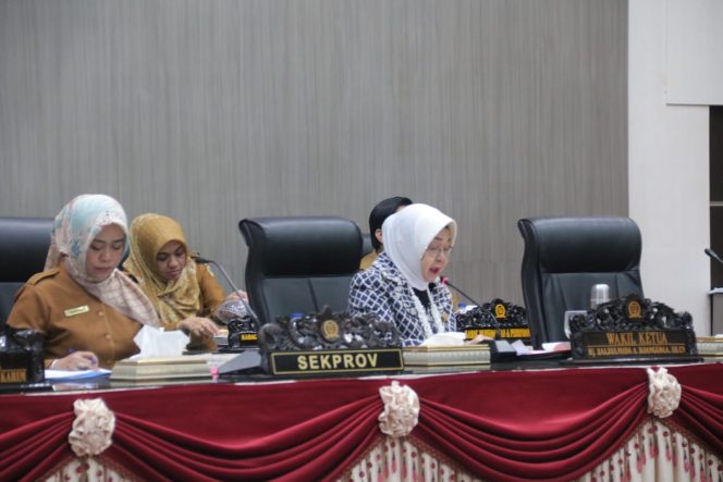 
					Sidang Paripurna DPRD Sulteng. photo: Ramadhan,.