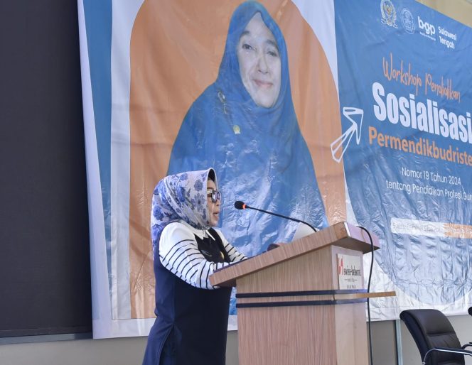
					Kepala Dinas Pendidikan dan Kebudayaan (Kadisdik) Sulawesi Tengah, Yudiawati Vidiana. photo: netiz.id (Akib)