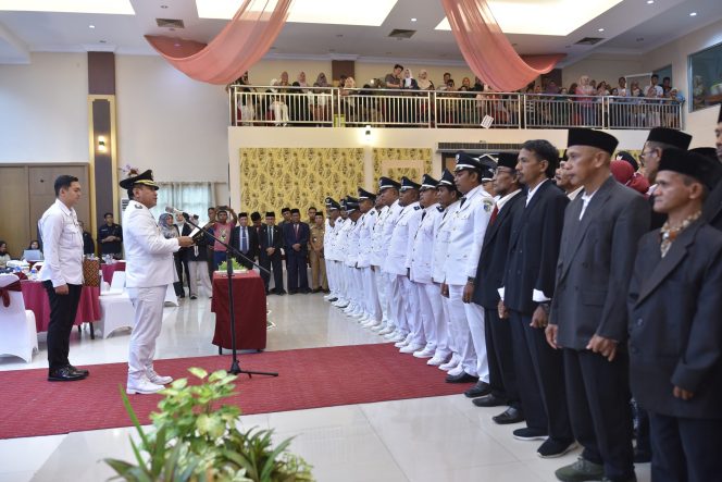 
					Suasana saat Pj Bupati Donggala, Moh Rifani melantik Kepala Desa dan BPD yang digelar di Citra Mulia Hotel pada Selasa (03/09/24). Photo: netiz.id (Akib).