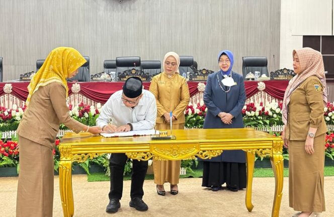 
					Dewan Perwakilan Rakyat Daerah (DPRD) Provinsi Sulawesi Tengah menggelar Rapat Paripurna untuk membahas dan menetapkan Rancangan Peraturan Daerah (Raperda) tentang Perubahan Anggaran Pendapatan dan Belanja Daerah (APBD) Tahun Anggaran 2024, Selasa (3/9/2024). Foto dailykota.com